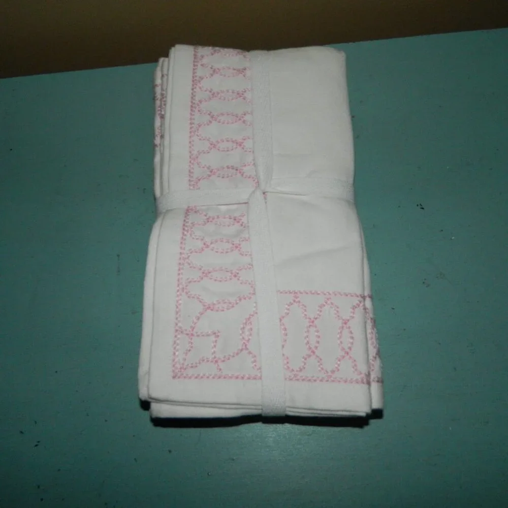 Williams Sonoma Embroidered Border Napkins Set of 4 Pink